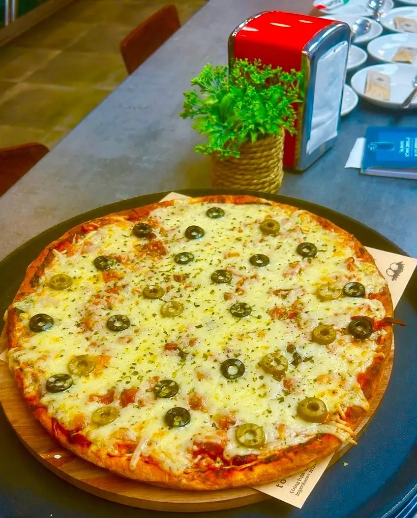 Pizza con jalapeños